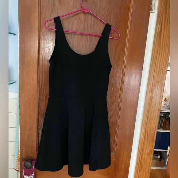 Black Sleeveless Skater Dress 🖤✨🖤👯♀️✨ - Picture 7 of 7